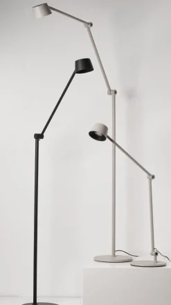 Outlet Direction F2 gulvlampe, Antidark|Gulvlamper