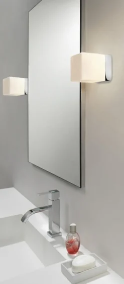 Best Astro Cube spejllampe Spejllamper