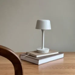 Outlet Flow genopladelig bordlampe, Genopladelige Lamper