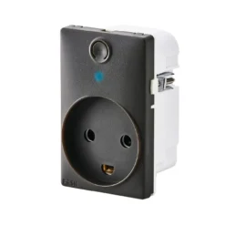 Sale Curveline Smart stikkontakt med jord, 1,5 modul, Stikkontakter
