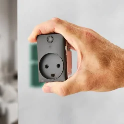 Sale Curveline Smart stikkontakt med jord, 1,5 modul, Stikkontakter