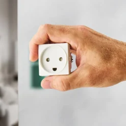 Hot Curveline stikkontakt med jord, 1 modul, Stikkontakter