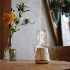Discount One Smart genopladelig bordlampe, hvid marmor Genopladelige Lamper