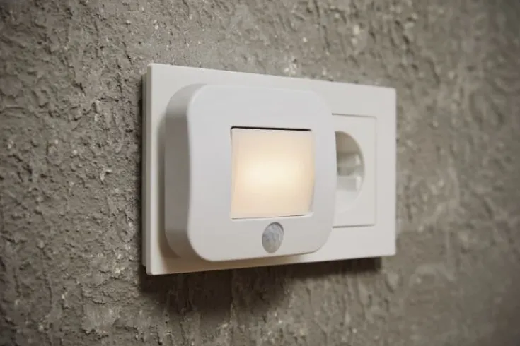 Best Lunetta Hall natlampe med sensor Natlamper