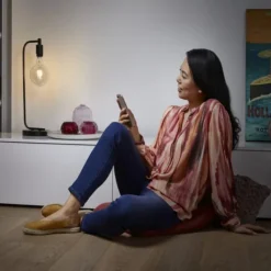 New Smart+ Wifi E27 globepære, 2700K, 5,5W Lyskilder