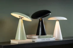 Hot Phoebe genopladelig bordlampe, Genopladelige Lamper