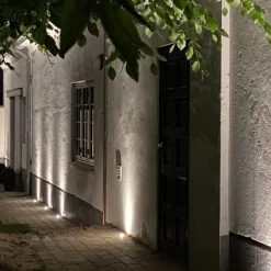 Sale Chaussesten med Juulius 1 kippet spot, Udendørs Spots