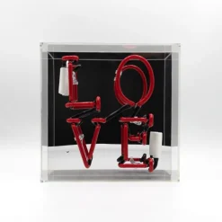Outlet Love neonskilt, Neonskilte