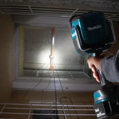 Clearance DML812 LED arbejdslampe , 18V uden batteri Projektører