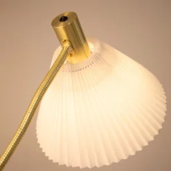 Best Mira gulvlampe, børstet messing Gulvlamper