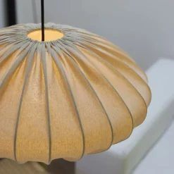 Hot Jasmin Ellipse pendel, sort ledning, sand Nielsen Light