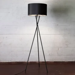 Hot Uptown gulvlampe, sorte ben og sort skærm Gulvlamper