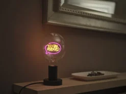 Sale Letter Hello bordlampe Bordlamper