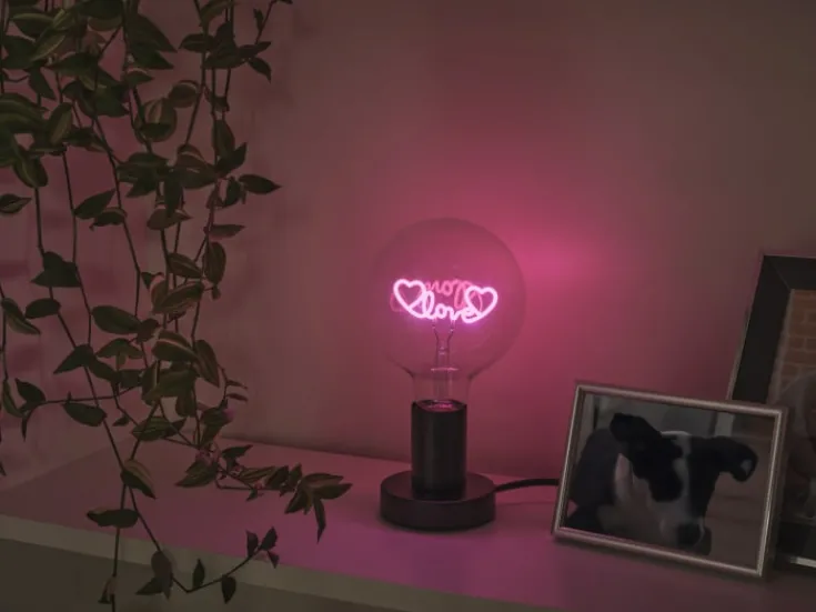 Discount Letter Love bordlampe Bordlamper