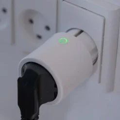 Clearance Smart+ Wifi stikkontakt med energimåler Smart Plugs