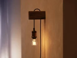 Best White E27 standardpære, 2100K, 7W Lyskilder|Philips Hue