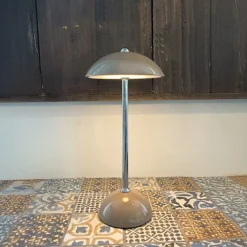 Outlet Suave genopladelig bordlampe, Genopladelige Lamper